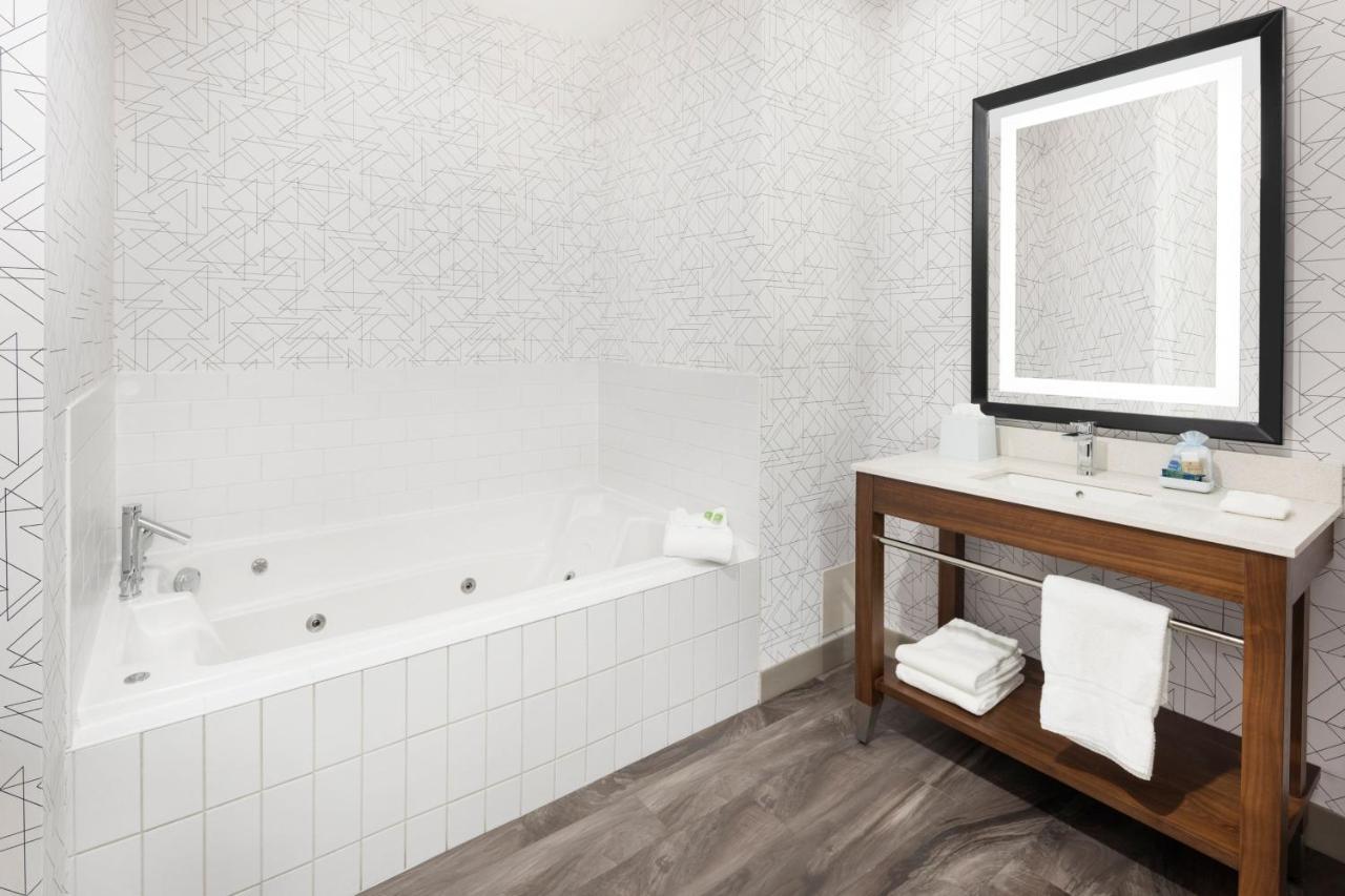 Four Points By Sheraton Calgary Airport Zewnętrze zdjęcie